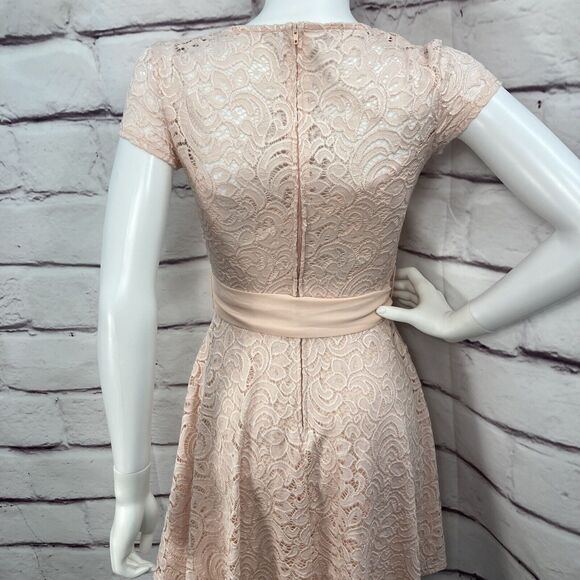 B. Darlin Formal Dress Size 3/4 Lace Overlay Peach Nude V Neck Faux Wrap Zip Tie - Picture 7 of 12